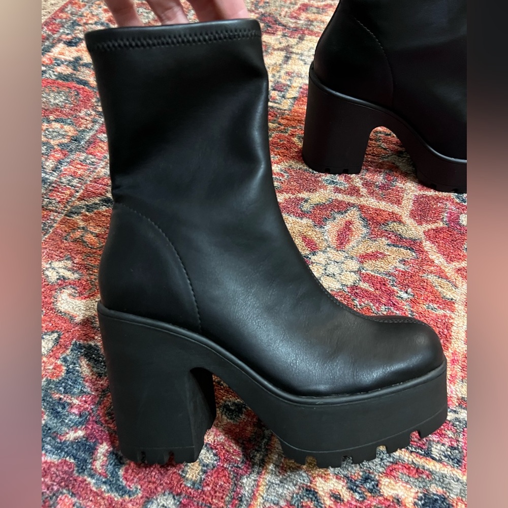 Black Chunky Heel Platform Boots - Size 6 - New